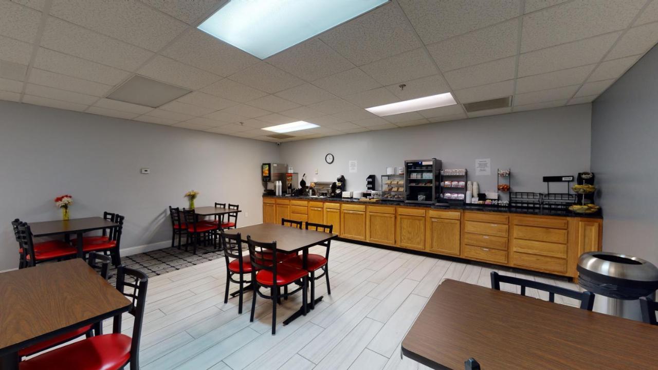Ramada By Wyndham - Shenandoah Valley Strasburg