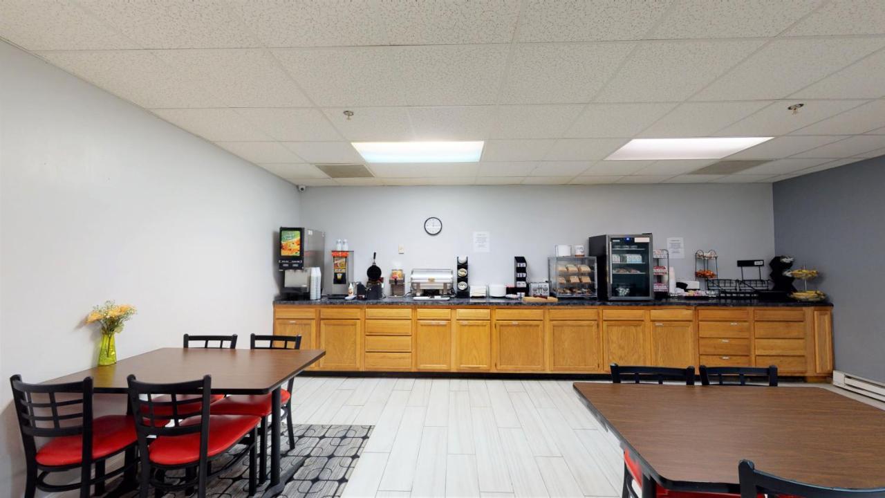 Hotel Ramada By Wyndham - Shenandoah Valley 3*