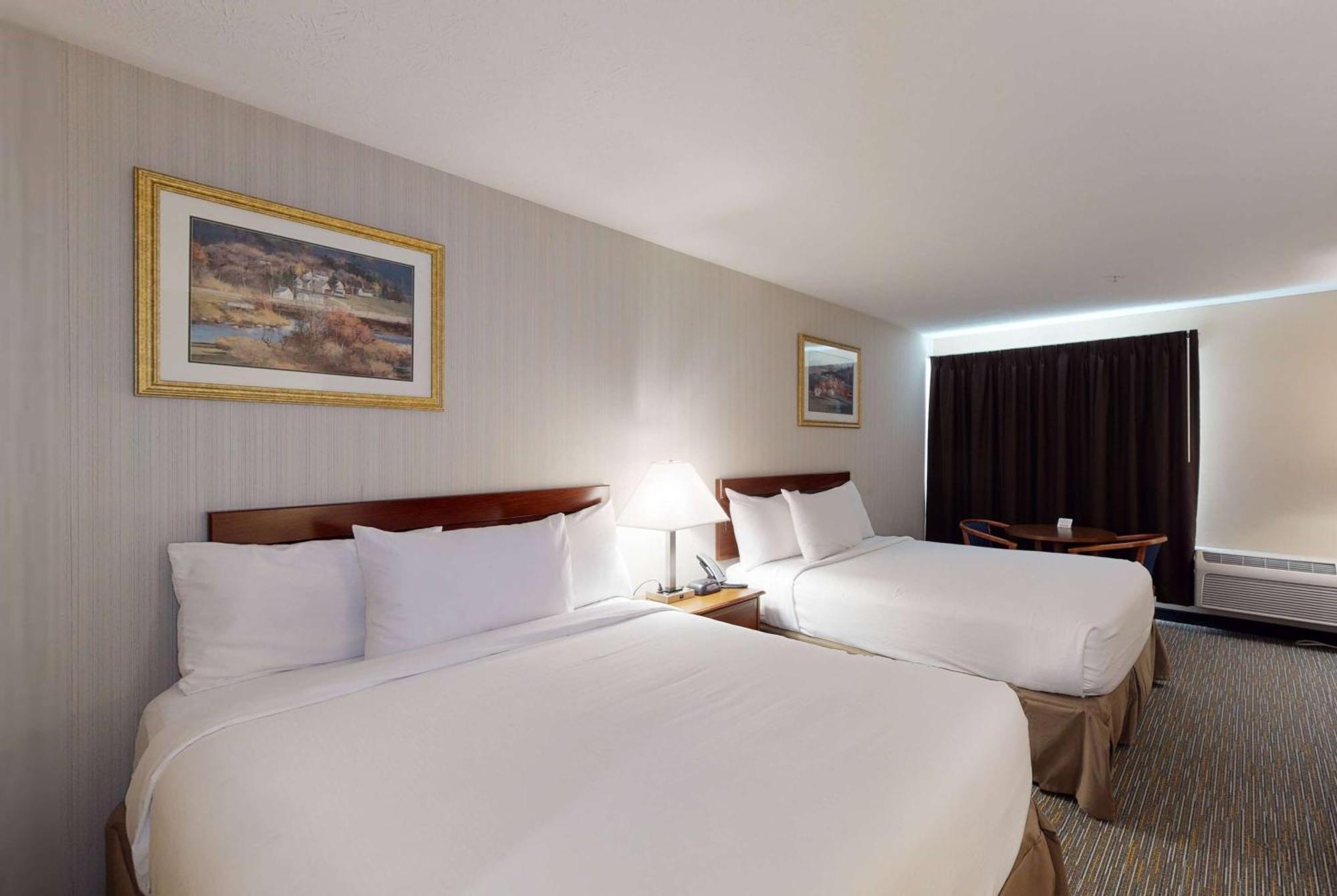 Ramada By Wyndham - Shenandoah Valley Strasburg