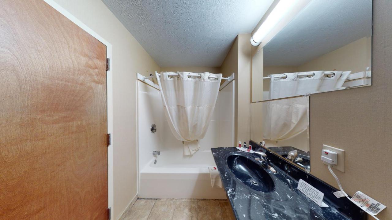 Hotel Ramada By Wyndham - Shenandoah Valley 3*