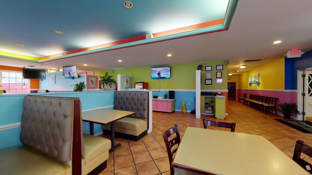 Ramada By Wyndham - Shenandoah Valley Strasburg